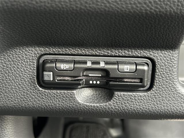 店舗にて現車の確認もいただけますので、お電話で在庫のご確認の上、是非ガリバー黒部店までご来店くださいませ！！！
