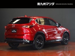 【CX-5】上質感と精悍さを兼ね備え、ワイド感を強調した意匠。オールラウンドな機能美と品格、洗練されたデザイン。
