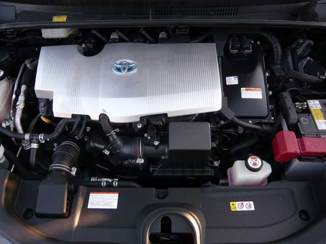 エンジンルームも綺麗に清掃・ワックス済みのお車です♪エンジン及び各機関共に良好で調子もとても良いです♪タイミングチェーン仕様のお車の為、10万km時に交換する必要ございません！
