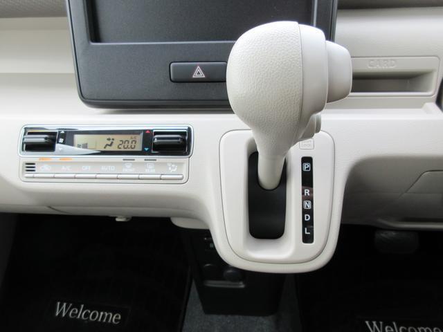 エアコンもシンプルまとめてあります！またお車によってさまざまな快適装備がついてますよ！