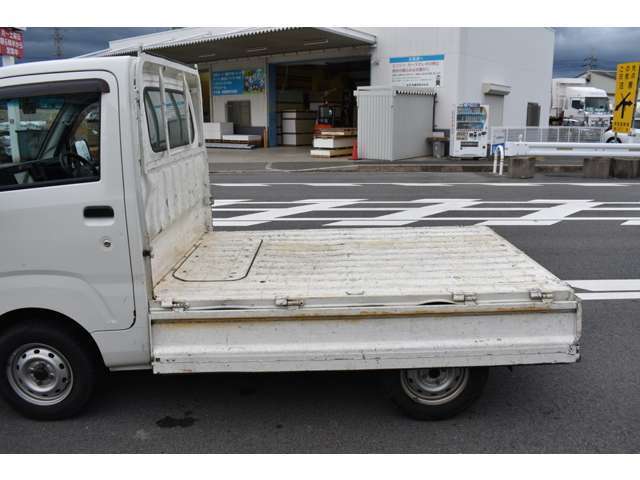 別途費用は掛かりますが荷台塗装も可能です