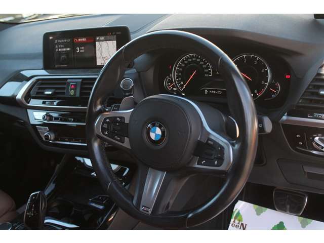 パドルシフトでマニュアル感覚のドライブもお楽しみいただけます。