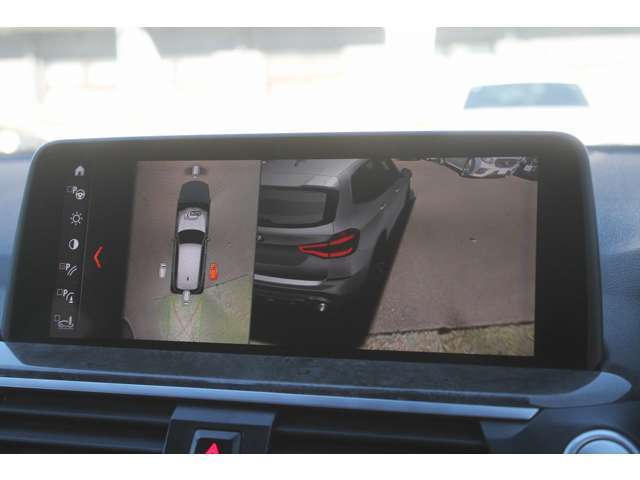 全方位カメラと、見にくい所はブラインドスポットモニターがカバーします。