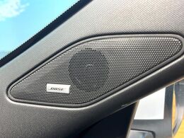 【BOSEサウンドシステム】メーカーオプションの高品位サウンドシステムを搭載。専用のチューニングが施された大小様々なスピーカーから良質なサウンドが奏でられ、臨場感あふれる音響空間を演出します。
