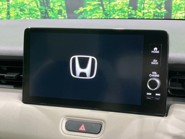 【純正ナビ】人気の純正ナビを装備。オーディオ機能も充実しており、Bluetooth接続すればお持ちのスマホやMP3プレイヤーの音楽を再生可能！毎日の運転がさらに楽しくなります！！