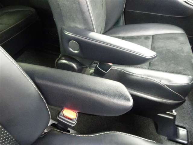 合成皮革で包み込んだ上質なシートです。ラグジュアリーな気分にさせてくれます♪