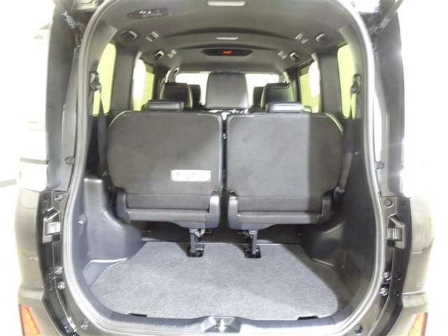広々としたラゲージスペースを備えています。大きなものや長さのある荷物もしっかりと積み込めます。