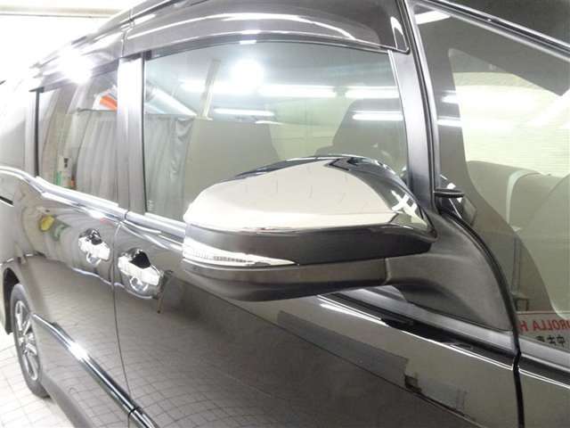 広々とした車内空間に優れた燃費性能。更にデザインも上質で人気のお車です！