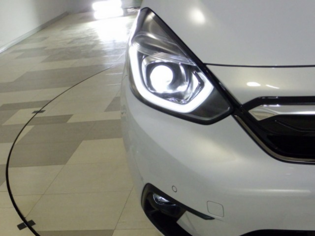 【LEDヘッドライト】LEDヘッドライトは消費電力が少ないので寿命が長いですよ！明るさも十分で、夜間走行の負担を和らげてくれます！