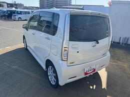 リヤドア・リヤクォーター・バックドアウィンドウにスモークドガラスを採用