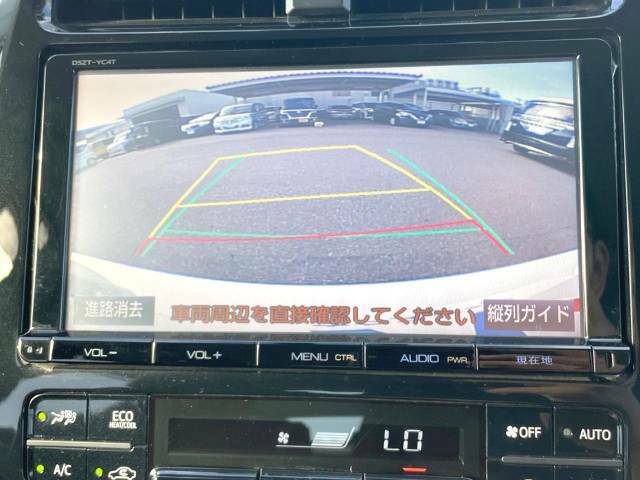 【バックカメラ】駐車時に後方がリアルタイム映像で確認できます。大型商業施設や立体駐車場での駐車時や、夜間のバック時に大活躍！運転スキルに関わらず、今や必須となった装備のひとつです！