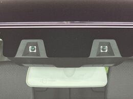 【スズキ　セーフティサポート】走行中に前方の車両等を認識し、衝突しそうな時は警報とブレーキで衝突回避と被害軽減をアシスト。より安全にドライブをお楽しみいただけます。