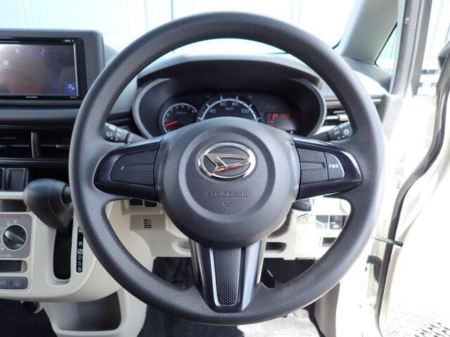 ステアリングはとてもきれいな状態です☆