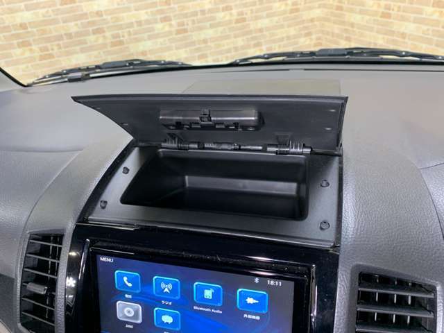 【アクセス便利】当店は竜王IC・栗東湖南ICから車で15分。滋賀県湖南市にある大型ショッピングセンター『イオンタウン湖南』内にある自動車販売店です。お買い物ついでにお気軽にお立ちよりください。