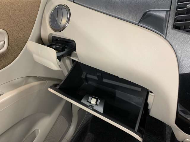 【アクセス便利】当店は竜王IC・栗東湖南ICから車で15分。滋賀県湖南市にある大型ショッピングセンター『イオンタウン湖南』内にある自動車販売店です。お買い物ついでにお気軽にお立ちよりください。