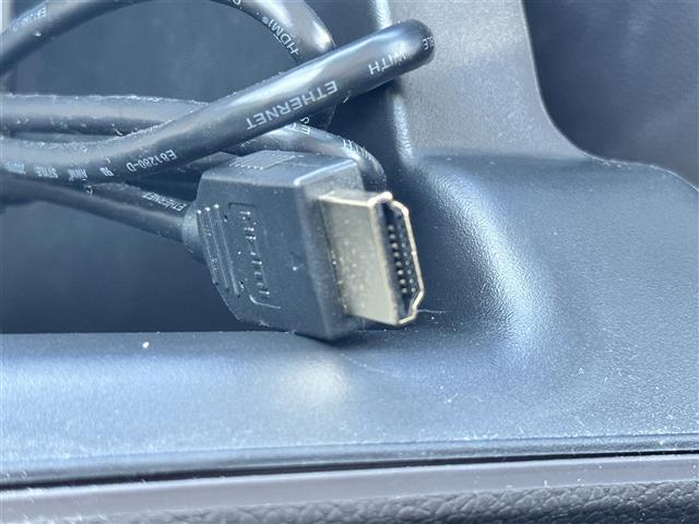 【ETC】有料道路を利用する際に料金所で停止することなく通過できる、ETC車載器（ノンストップ自動料金収受システム機器）が装備されています。セットアップを行うことで利用可能になります。