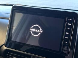 【純正9型ナビ】人気の純正ナビを装備。オーディオ機能も充実しており、Bluetooth接続すればお持ちのスマホやMP3プレイヤーの音楽を再生可能！毎日の運転がさらに楽しくなります！！