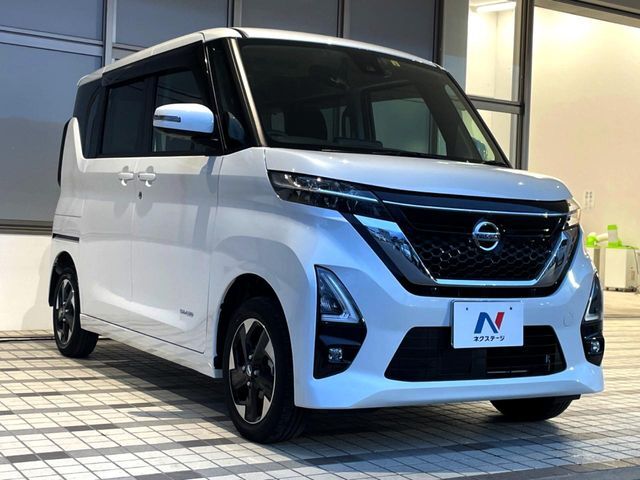 大好評のボディコーティング「弾スプラッシュコート」もご納車までに施工可能。通常のガラスコートと異なる、耐久年数6年の無機質ガラスコーティングが、ボディをキレイな状態に保ってくれます。