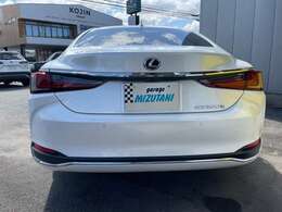 純正ナビ フルセグTV 全方位カメラ サンルーフ コンビ革シート シートヒーター LEDヘッドライト レーダークルーズ マークレビンソン BSM ETC ワンオーナー