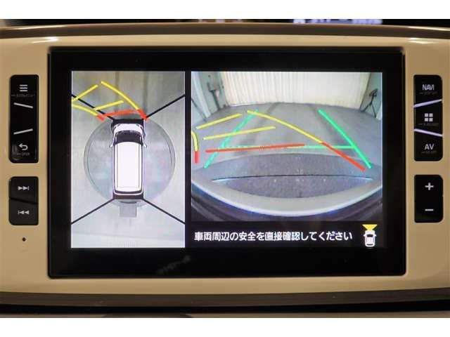 フロントビューで見通しが悪いT字路などの道でも見通し良く映し出してくれるので安心♪ ※あくまでも補助的な装置なので目視確認もお忘れなく！