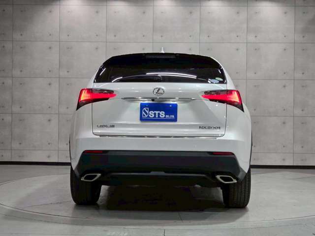 充実装備の1台入荷致しました♪ぜひ実車を見に来てください♪