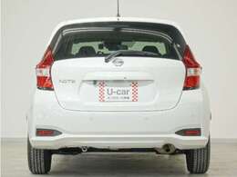 内外装ともに専門スタッフが徹底的に仕上げています。ピカピカの状態を見に来てください。