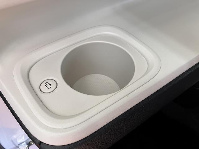 ホットドリンクをちょうど良い温度でキープしてくれる保温機能付きのホッとカップホルダー