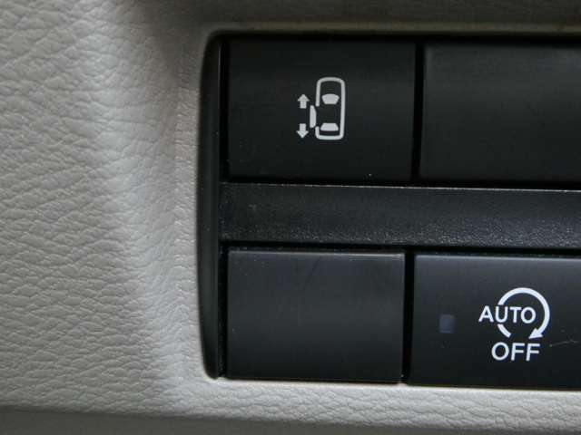 【助手席側オートスライドドア】スイッチひとつでオープン＆クローズ♪雨の日や沢山荷物を持っている時に大活躍！もちろん普段使いも◎