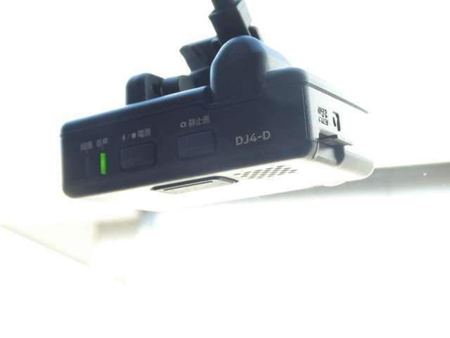 もしもの時に映像を記録する日産純正ドライブレコーダーが備わっています。ナビゲーション画面で映像が確認出来ますよ。