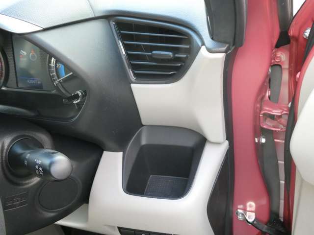 使いやすいドリンクホルダー！