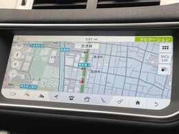 ●純正ナビ：一体感のあるナビは、高級感ある車内を演出してくれます。オーディオ機能も充実しておりますので、運転もより楽しめます♪