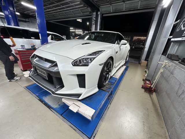 販売前に点検を行わさせて頂いております！機関良好！自信をもってお勧めできる1台でございます！夢の車を是非この機会にお求めください！だんだん値上がりしているGTR。。。今がチャンスです！