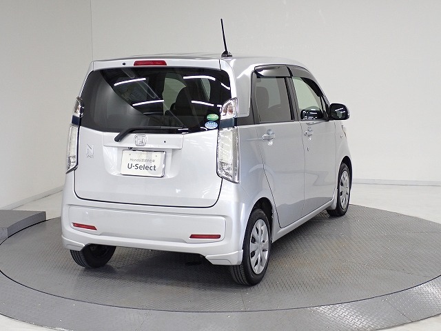 リアガラスはもちろんプライバシーガラスで周りの視線も気にならないので、お子様・ご友人もゆったりとした居住空間を満喫できるはずです！