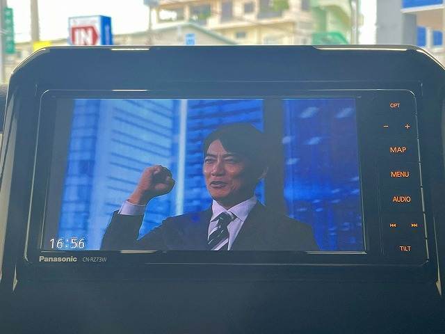 【純正ナビ】一体感のあるナビは、高級感ある車内を演出してくれます。Bluetooth再生などオーディオ機能も充実しておりますので、運転もより楽しめます♪