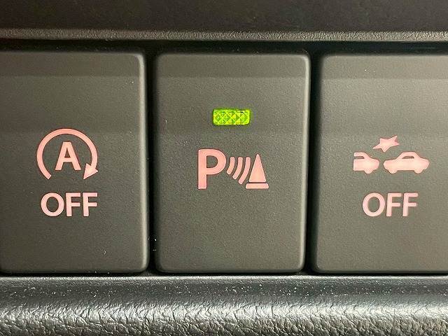 【コーナーセンサー】障害物との接近や距離を音やディスプレイ等で警告します。不慣れな駐車や安全を守ります。