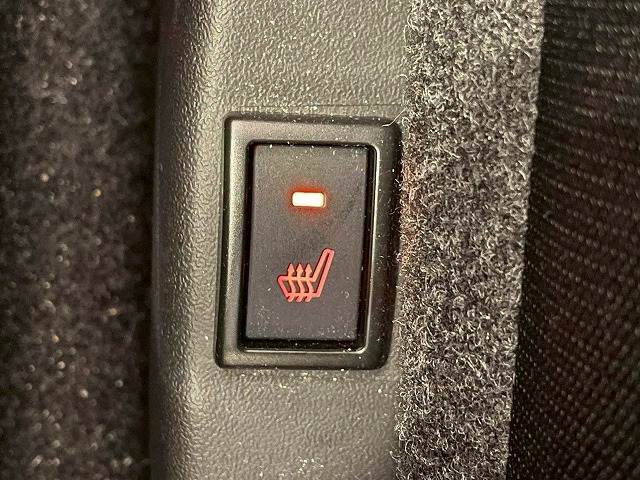 【シートヒーター】冬場はエアコンの温度設定を低めにでき、身体の芯からポカポカになります。