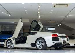 2007y　ランボルギーニ　ムルシエラゴ　LP640　eギア　正規ディーラー車　BALLON　WHITE　KENWOOD製ナビ　バックカメラ　カーボンブレーキ　シルバーキャリパー　ガラスエンジンフード