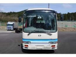 遠方販売実績も多数あり！遠方のお客様でも安心してお車をご購入いただけるよう、車検整備やその他の修理箇所、また欠損部品補填などの作業を行なってからお客様にお渡ししています。