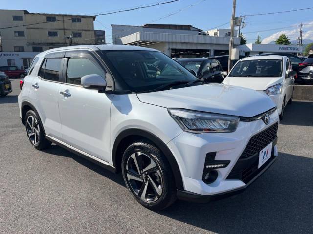 大好評のボディコーティング「弾スプラッシュコート」もご納車までに施工可能。通常のガラスコートと異なる、耐久年数6年の無機質ガラスコーティングが、ボディをキレイな状態に保ってくれます。