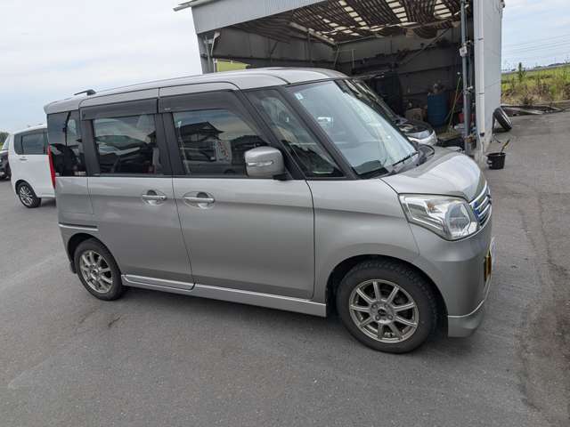 車検付きの中古車を現車確認当日そのままお持ち帰りいただく場合は、軽自動車の場合は自動車税2年分の預かり金＋補償金と保証人が必要です。詳しくは下記サイトからhttp://jclick.info/jcc/kounyuu.pdf 電話質問不可