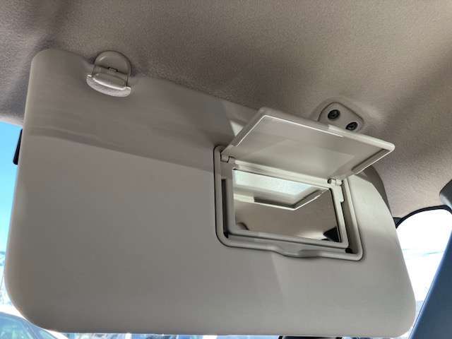 運転席側サンバイザーの画像です