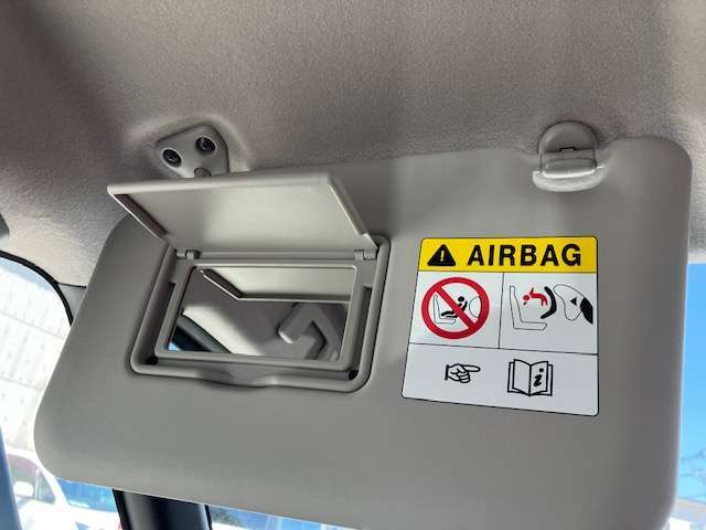 助手席側サンバイザーの画像です