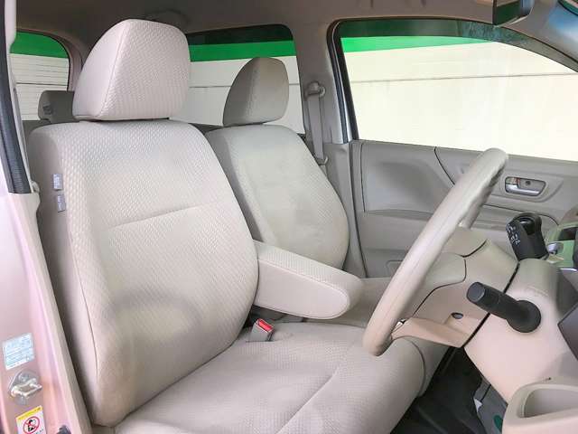 内装状態も特に大きく目立つ汚れや傷も無くキレイです！気になるニオイもありませんので内装にこだわる方にはおススメの1台です！