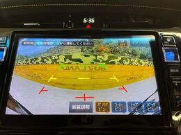 【バックカメラ】駐車時に後方がリアルタイム映像で確認できます。大型商業施設や立体駐車場での駐車時や、夜間のバック時に大活躍！運転スキルに関わらず、今や必須となった装備のひとつです！