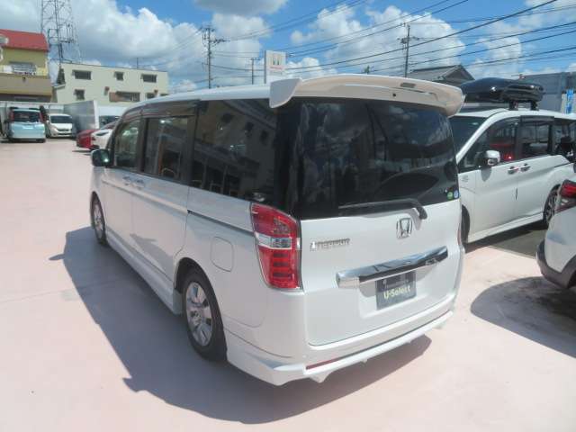 左後ろからの画像です！日々お買い得車両続々入庫しております！