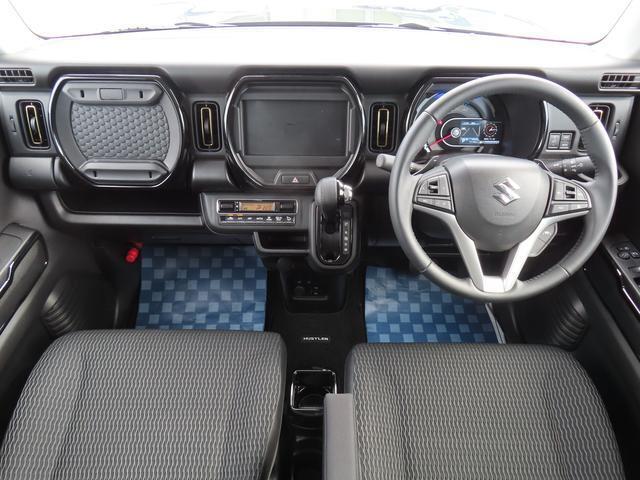 【室内】黒を基調とした落ち着いた室内です☆