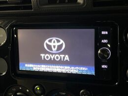 【純正ナビ】人気の純正ナビを装備しております。ナビの使いやすさはもちろん、オーディオ機能も充実！キャンプや旅行はもちろん、通勤や買い物など普段のドライブも楽しくなるはず♪