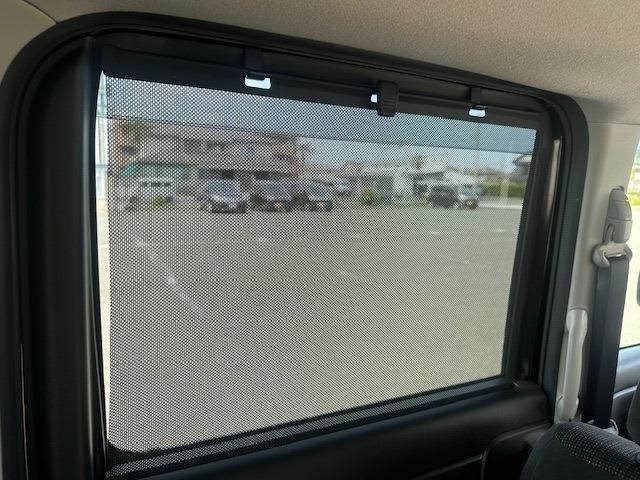 リアシェード