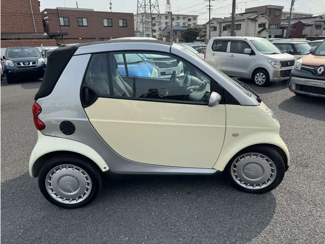 エンジン、ミッションなど金額の大きな箇所も無料修理♪代車もご用意！☆自社保証☆安心3ヶ月間の無料保証付。カーセンサーアフター保証も有り☆1年～2年更新保証もご用意有ります。輸入車は1年保証～有償のみです。