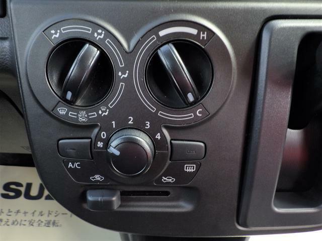 【エアコン】オートではないので細かい温度設定はできないけど、1年を通して車内はいつでも快適です！